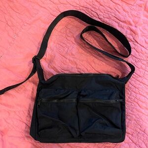 NWOT BAGGU Messenger Cargo Bag